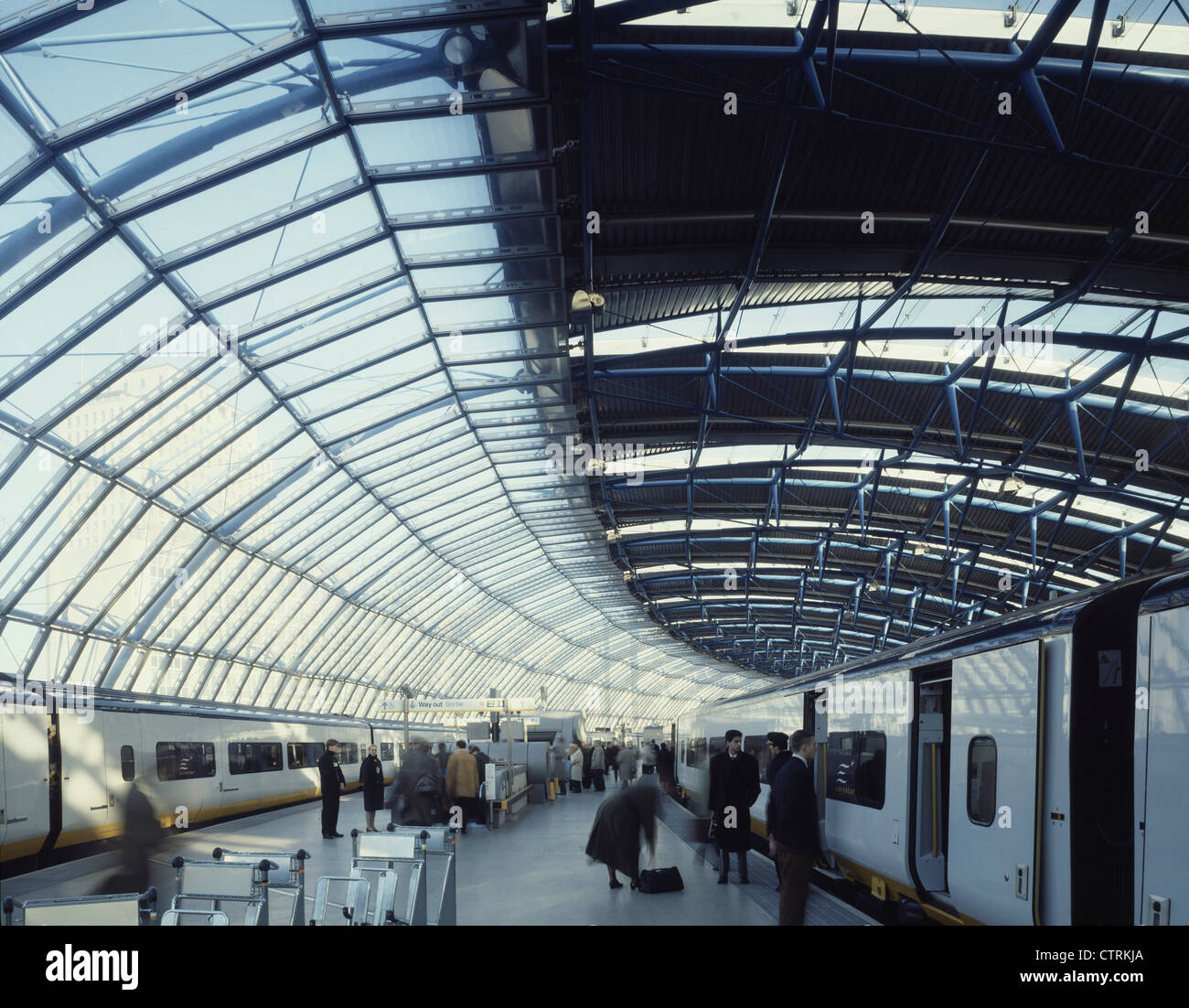 Waterloo International Terminal terminal train chanté jusqu'à la construction de passages vers Banque D'Images