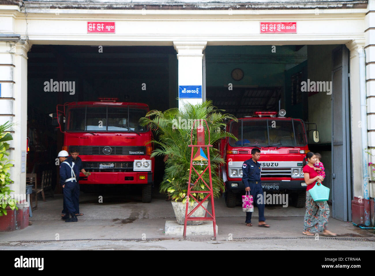 Dans la caserne de pompiers (Rangoon) Yangon, Myanmar (Birmanie). Banque D'Images