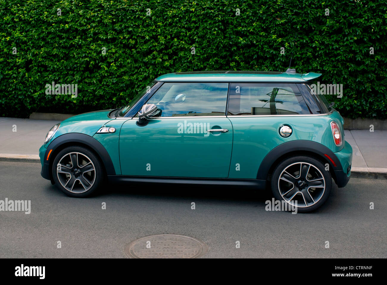Une Mini-Cooper vert Banque D'Images