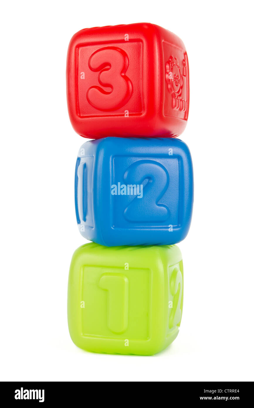 Trois blocs de construction pour enfants colorés empilés Banque D'Images