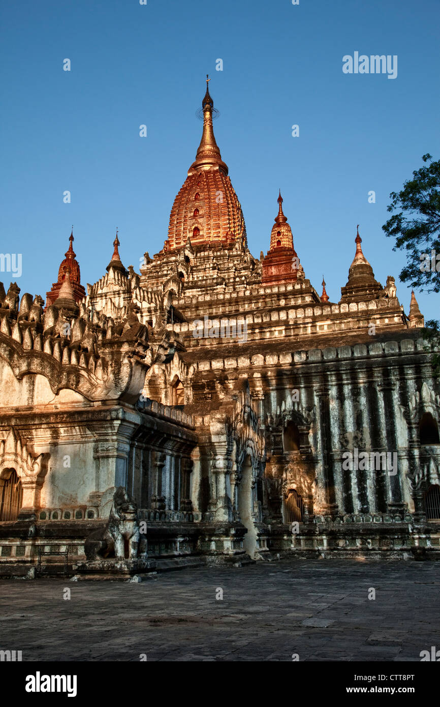Le Myanmar, Birmanie. Bagan. Ananda Temple, achevé 1105. Banque D'Images