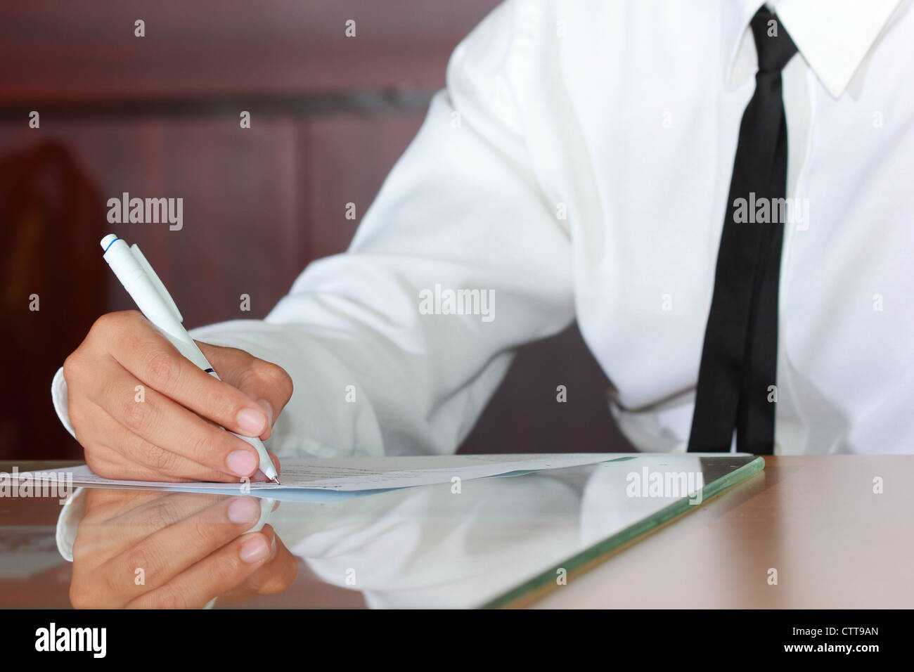 Un travailleur inscrivez-vous contact Banque D'Images