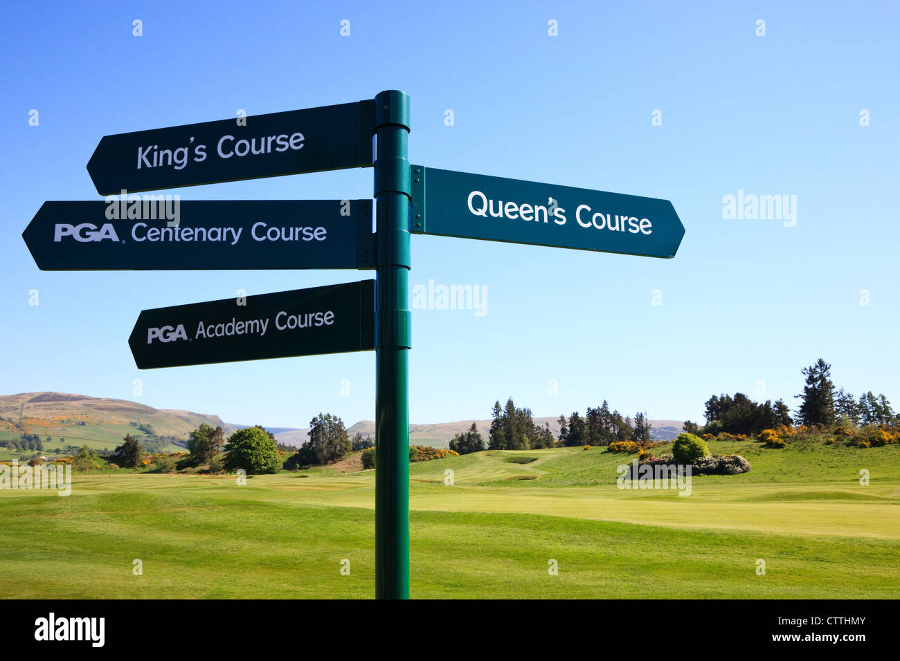 La signalisation sur le parcours de golf de Gleneagles indiquant le cours de Kings, Perthshire, Écosse, Royaume-Uni Banque D'Images