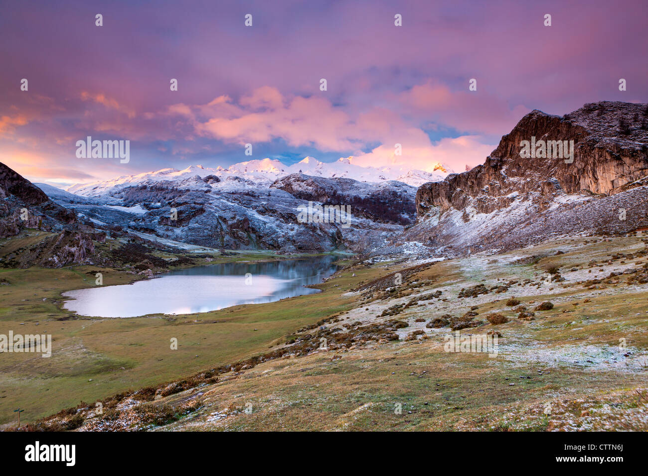 Lac Ercina, Covadonga, parc national des Picos de Europa, Asturias, Espagne Banque D'Images