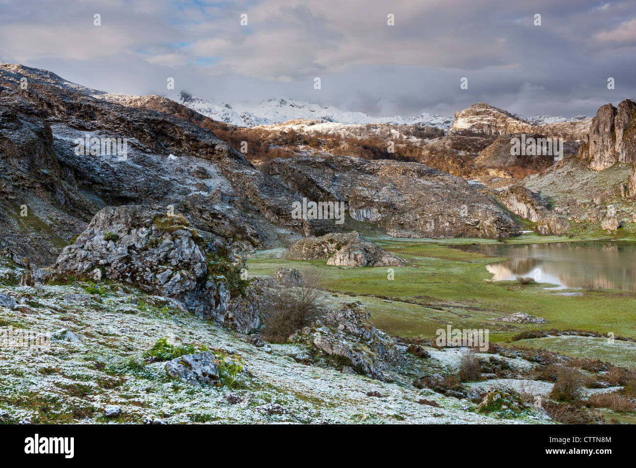 Lac Ercina, parc national des Picos de Europa, Covadonga, dans les Asturies, Espagne Banque D'Images