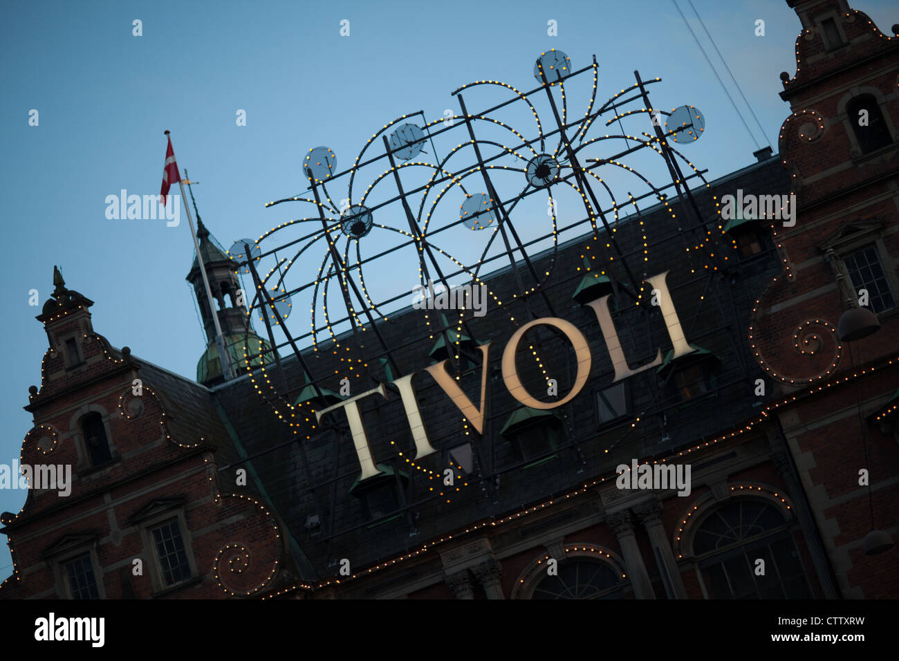 Entrée à l'avant du parc d'attractions Tivoli à Copenhague, Danemark. Banque D'Images
