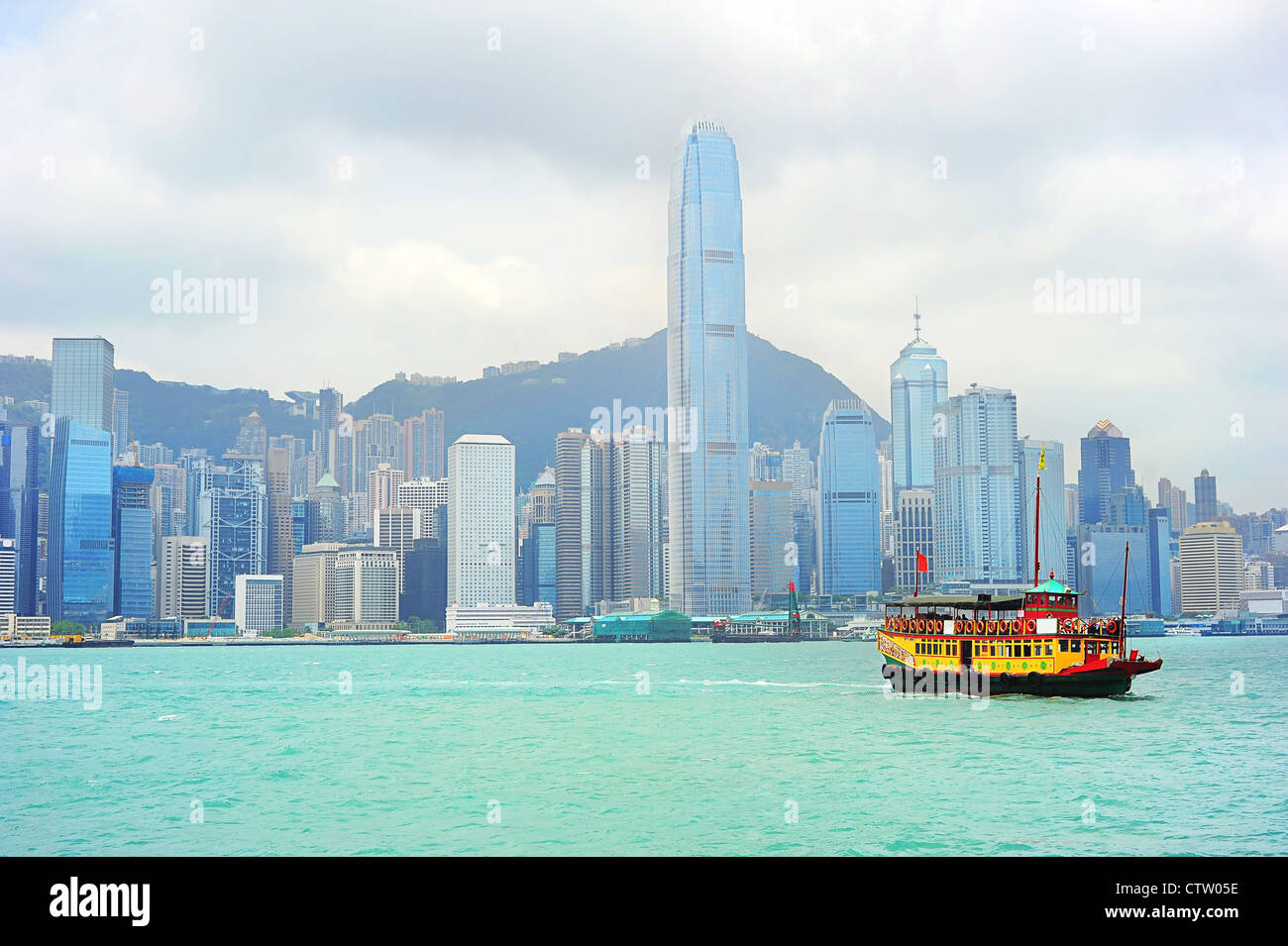 Ferry de Kowloon à Hong Kong Island Banque D'Images