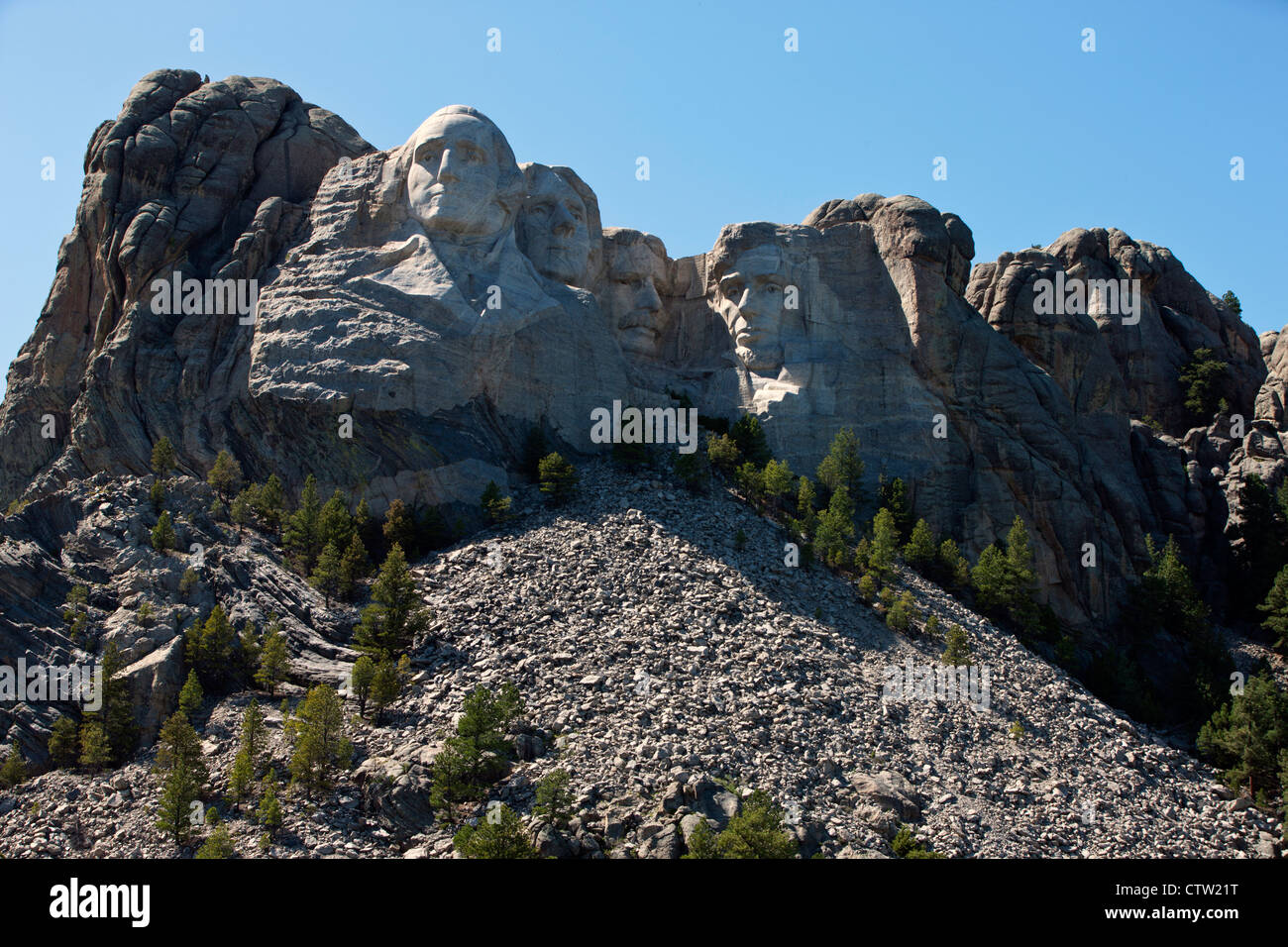 Vue générale Mt. Rushmore avec sculptures d'anciens présidents George Washington, Thomas Jefferson, Theodore Roosevelt et Abraham Lincoln, Monument National du Mont Rushmore, dans le Dakota du Sud, États-Unis d'Amérique Banque D'Images