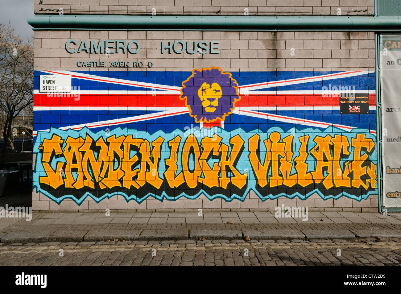 Peinture murale sur Haven Street pour le Camden Lock Village market. Banque D'Images