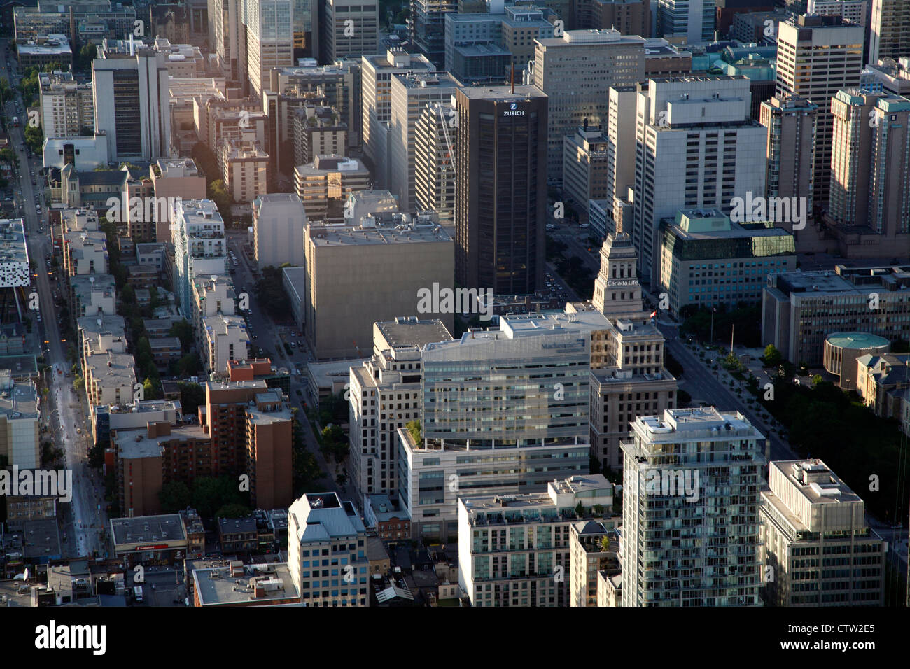 Toronto, juin 2012, à la ville de Toronto sur les gratte-ciel bâtiments vus de la Tour CN, comprend le Quartier Financier Banque D'Images