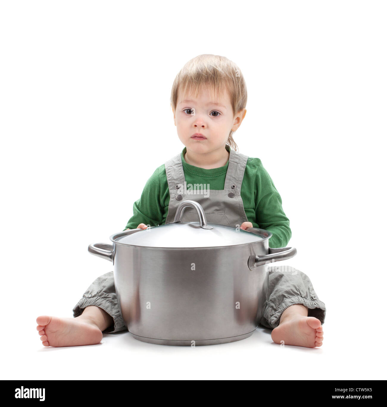 Enfant Casserole Imágenes y Fotos - 123RF