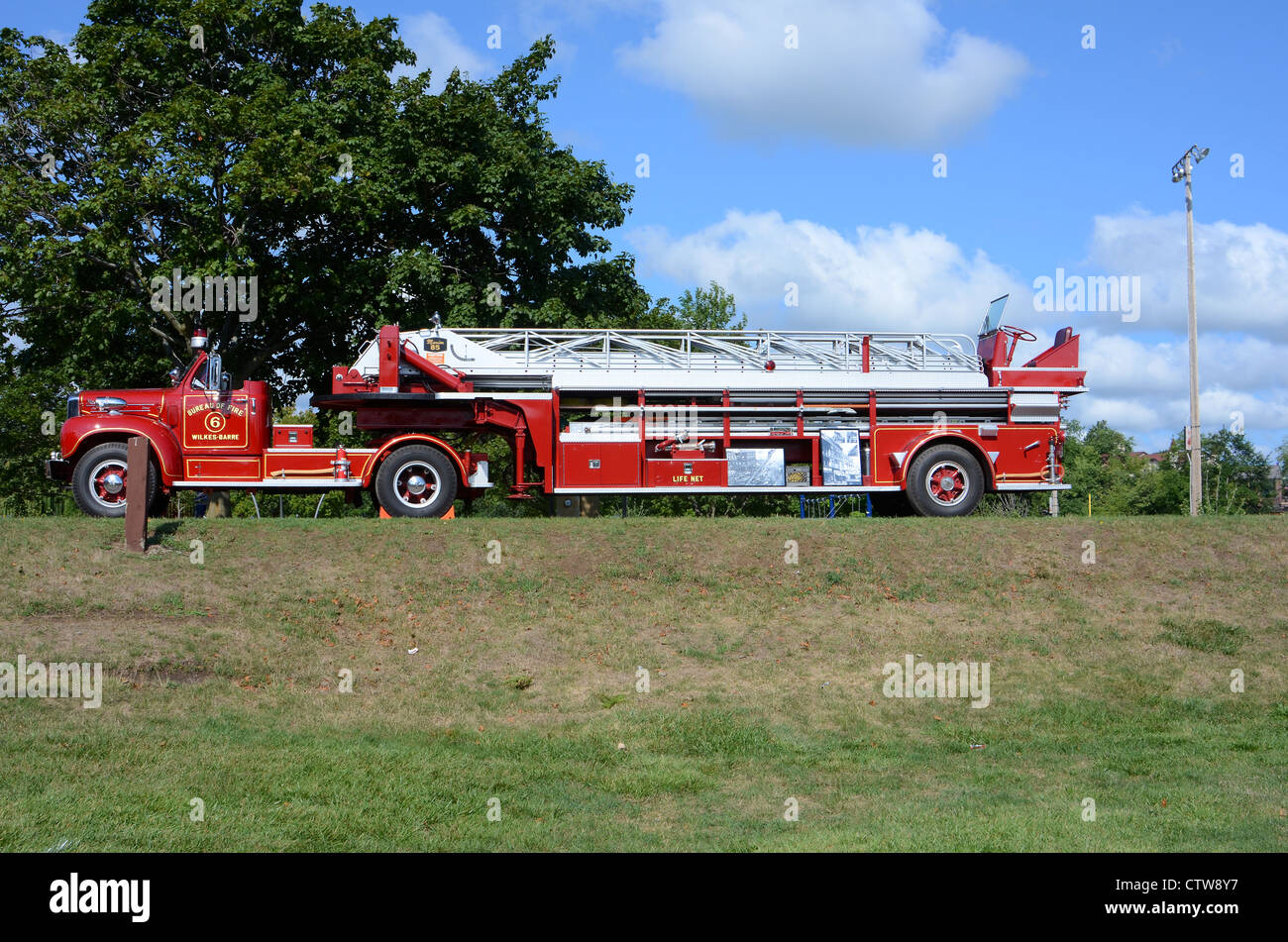 1965 Mack Camion échelle à l'aide du timon de direction, de Frankenmuth, Michigan USA 2012 Banque D'Images