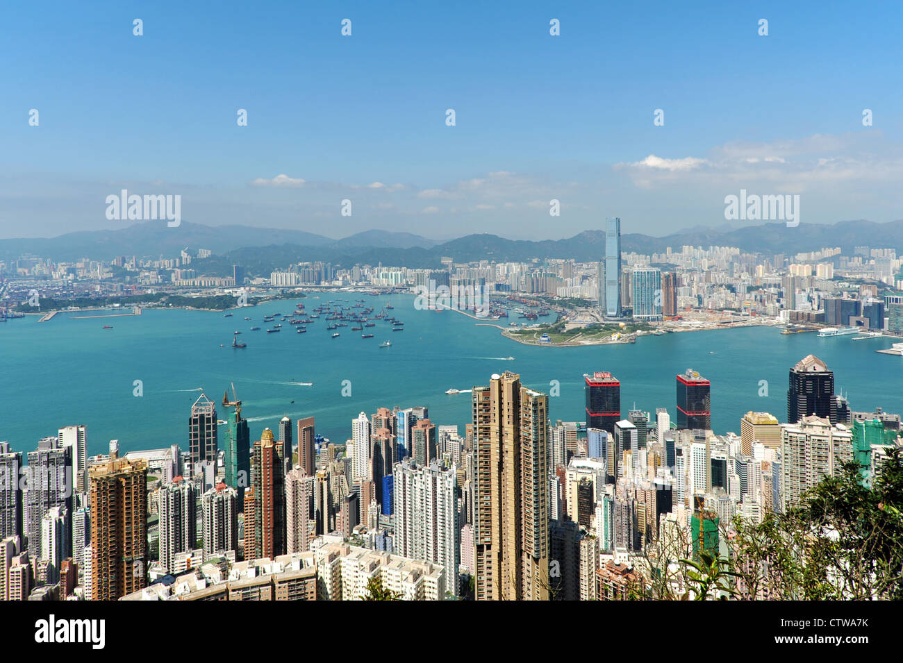 Le port de Hong Kong à la lumière du jour Banque D'Images