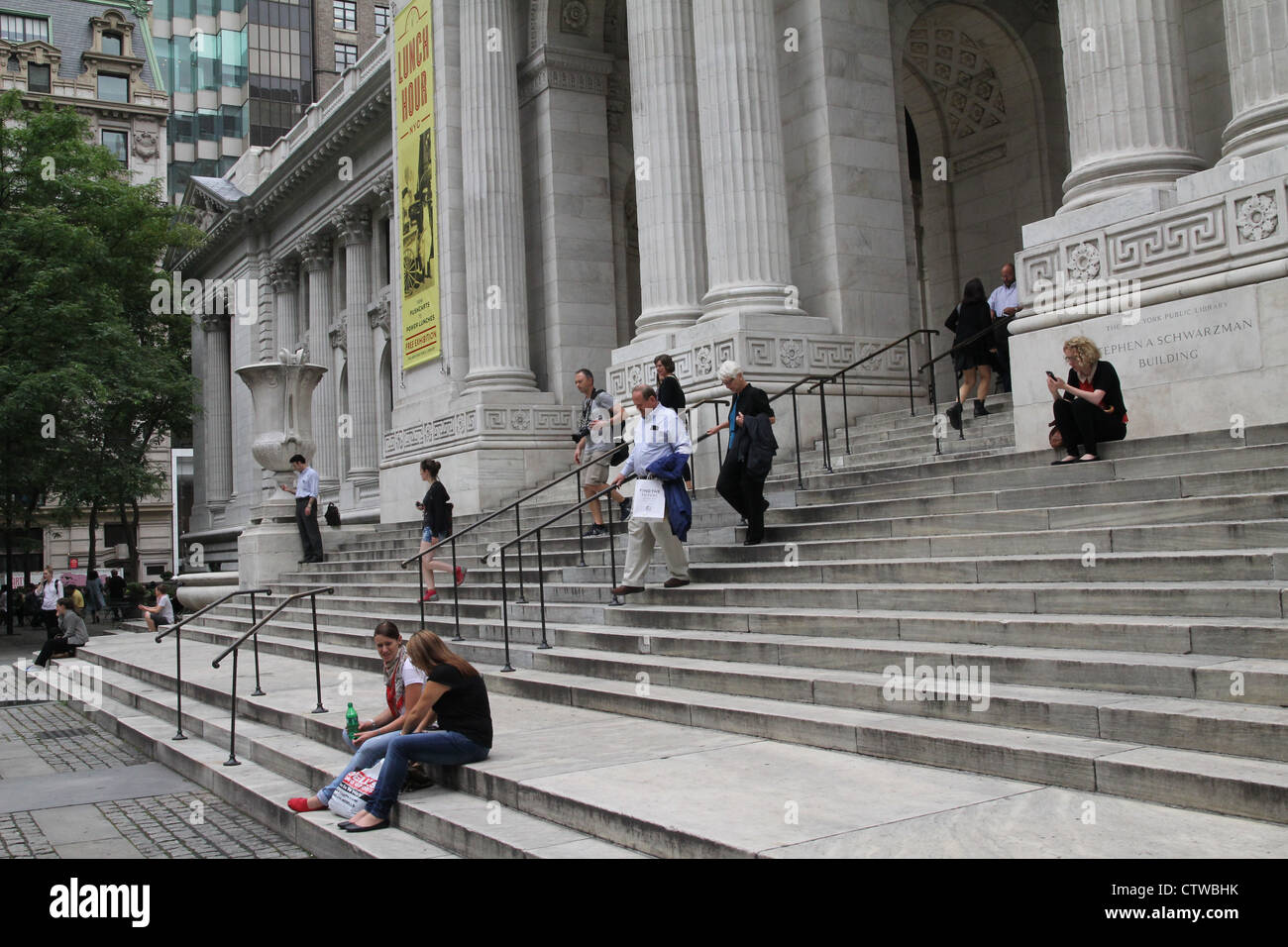 La Cinquième Avenue de New York Public Library/étapes Banque D'Images