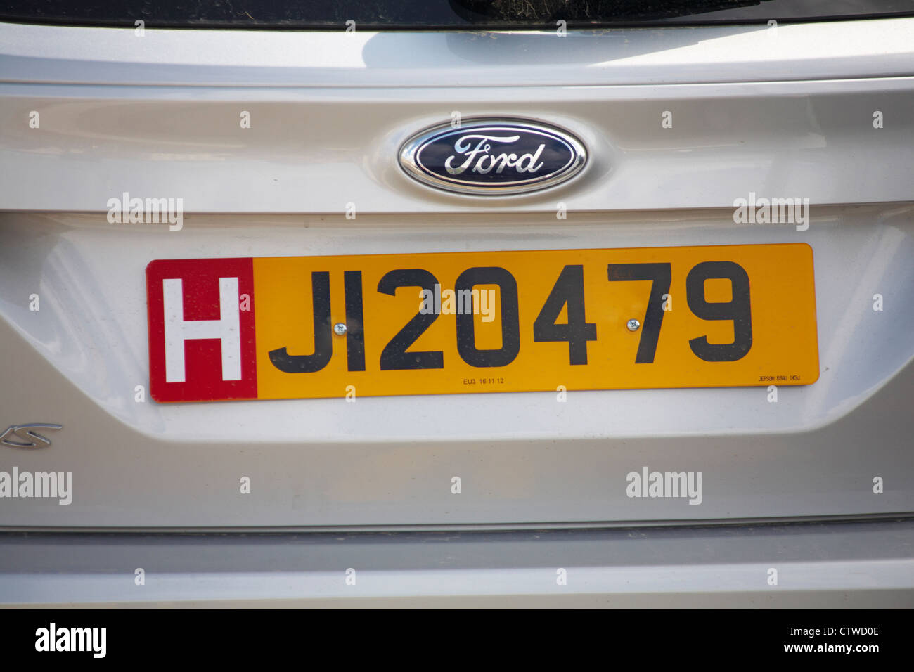 Préfixe H sur la plaque de numéro de voiture Jersey indiquant une voiture  de location à St Helier, Jersey en Juillet Photo Stock - Alamy