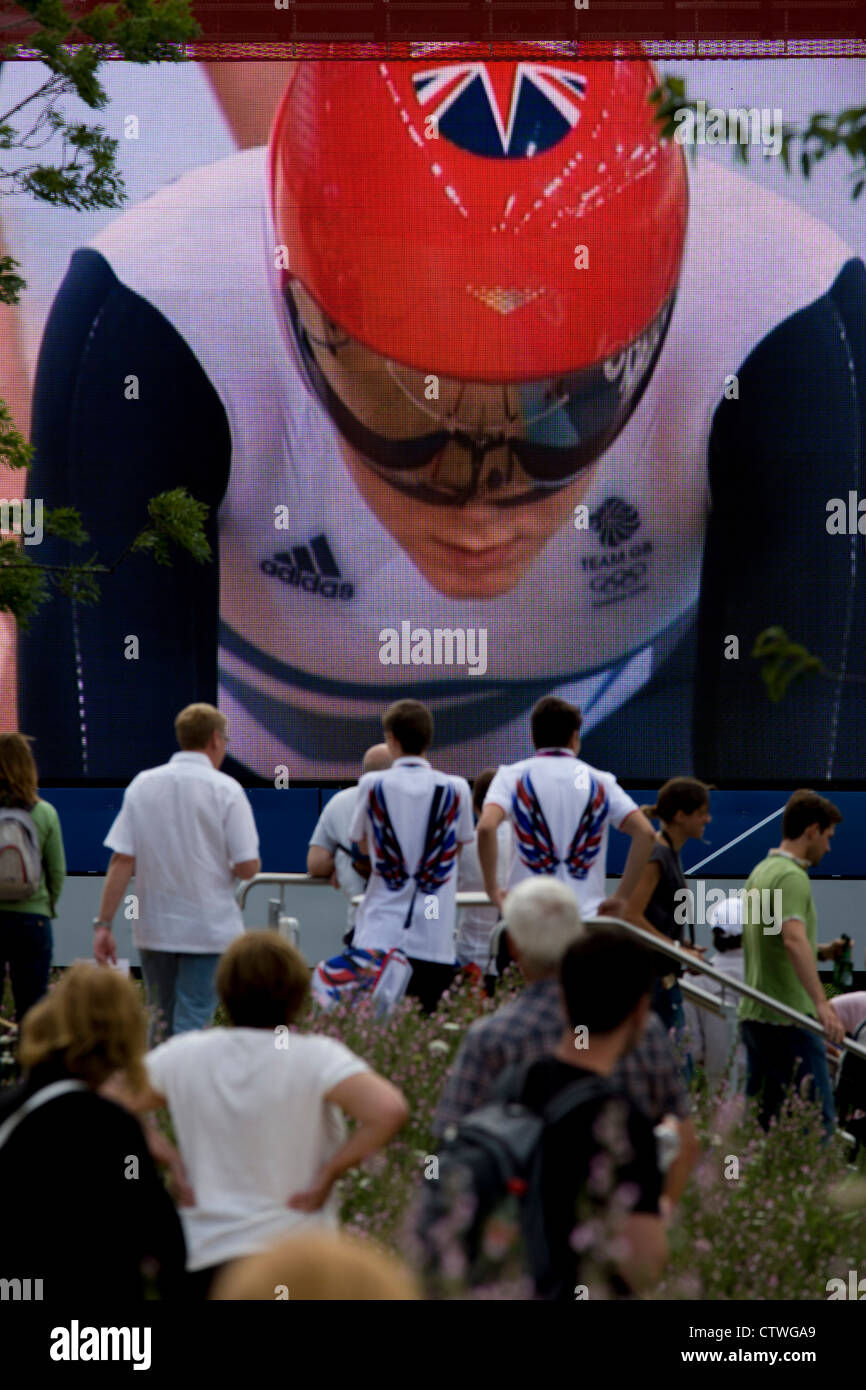 Au cours de l'Jeux olympiques de 2012 à Londres. Ce terrain a été transformé pour devenir un 2,5 Km2 complexe sportif, une fois que les entreprises industrielles et maintenant le lieu de huit salles dont l'arène principale, centre aquatique et le vélodrome et le Village Olympique des athlètes. Après les Jeux Olympiques, le parc est d'être connu sous le nom de Queen Elizabeth Olympic Park. Banque D'Images