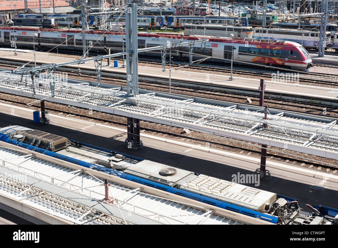 Les trains français Gare SNCF à la gare de Toulouse Banque D'Images