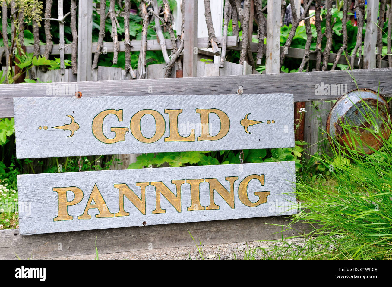 Inscrivez-vous à une vieille mine d'or à la batée. L'Alaska, USA. Banque D'Images