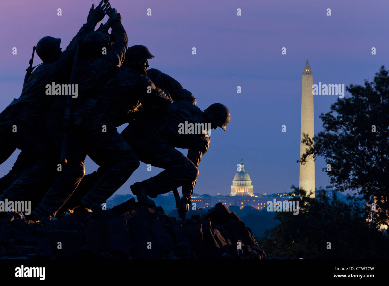 Washington DC skyline at night à partir de l'US Marine Corps Memorial - Arlington, Virginia, USA Banque D'Images