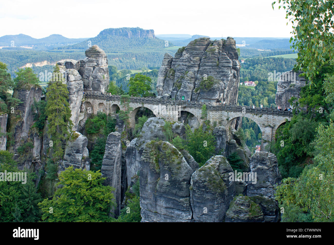 Bastei Bridge près de Rathen, la Suisse Saxonne, Saxe, Allemagne Banque D'Images