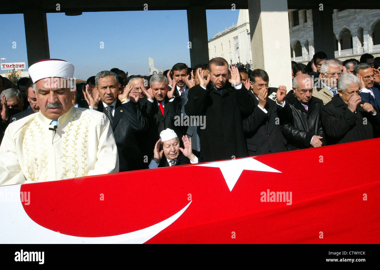 Le premier ministre turc Tayyip Erdoğan et leader politique turc dans une cérémonie funéraire à Ankara, Turquie Banque D'Images