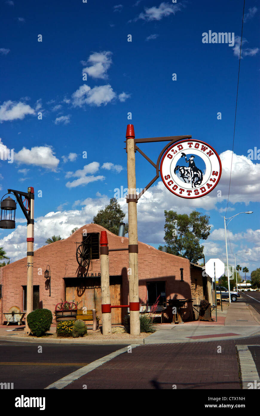 Signe indiquant la vieille ville de Scottsdale quartier historique en face de Cavalliere Blacksmith Shop Banque D'Images
