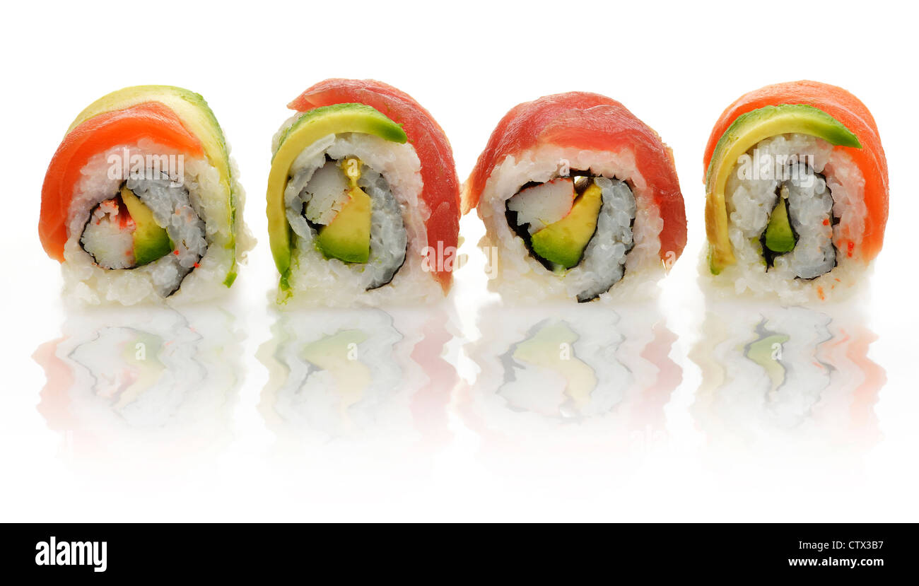 Rouleaux de sushi, Close Up on White Background Banque D'Images