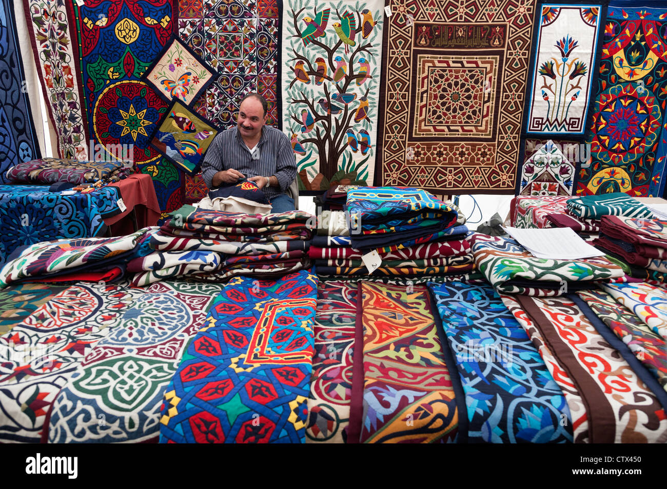 Waterperry Arts en Action 2012 - La vente de tapis orientaux 2 Banque D'Images