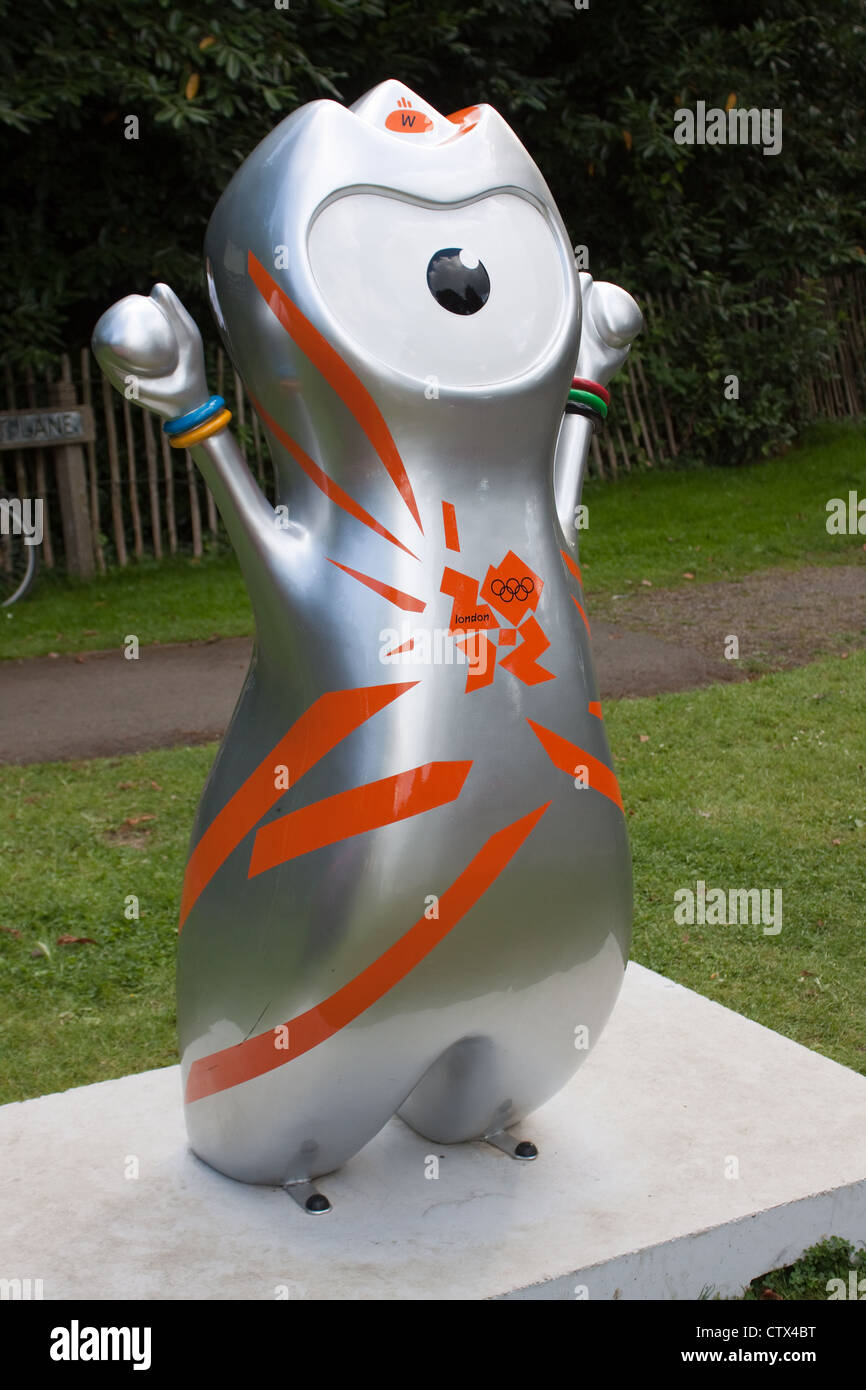 La mascotte officielle de Londres 2012 Wenlock en dehors de l'aviron et du canoë lieu d'Eton Dorney. Banque D'Images