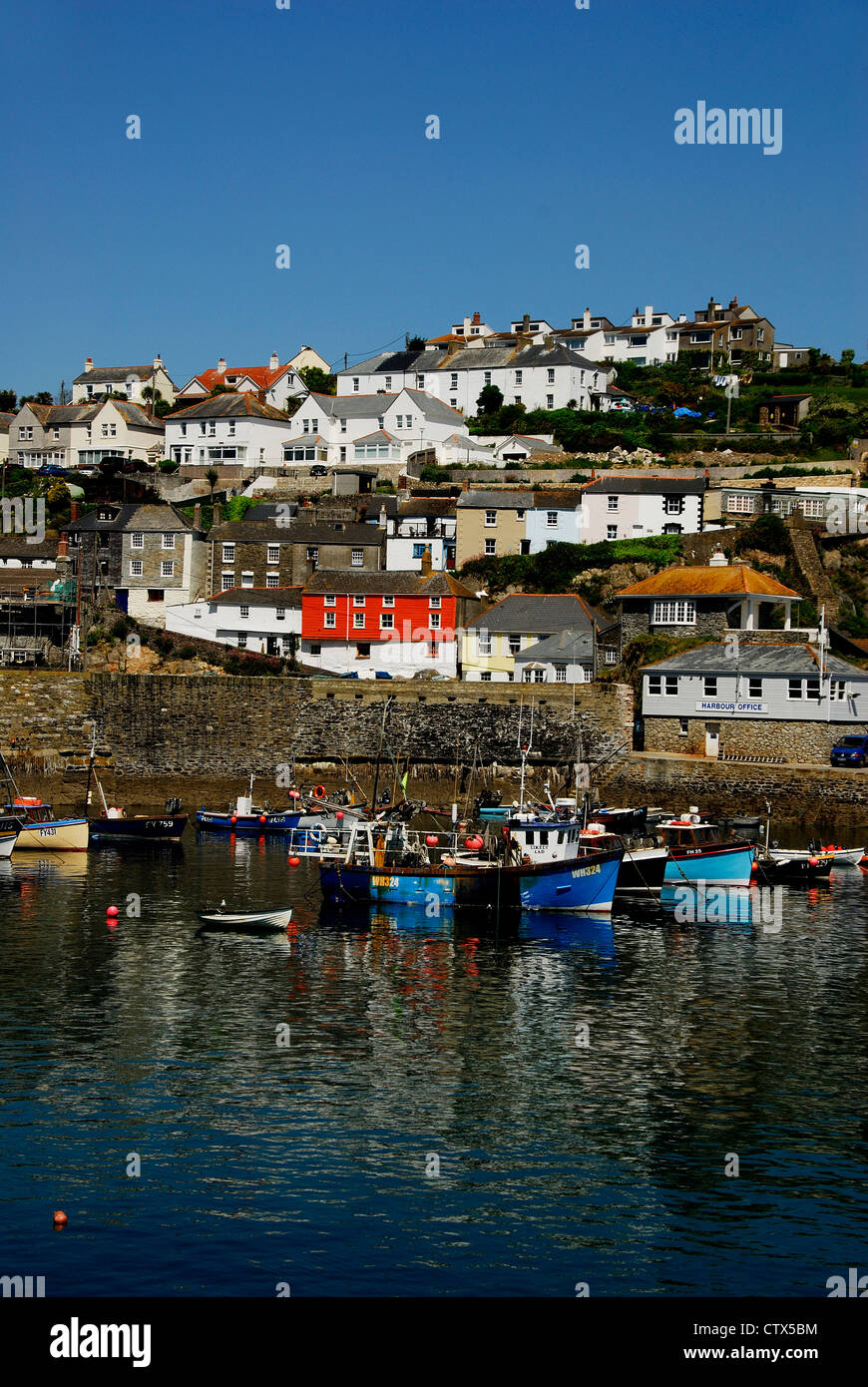 Une vue sur le port de Mevagissey Cornwall UK Banque D'Images
