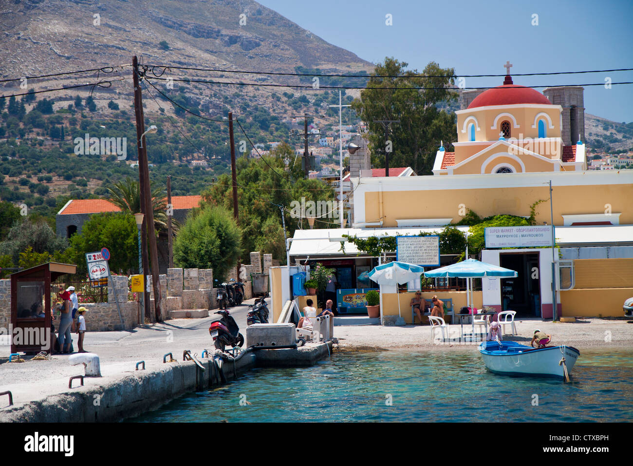 La baie de Pedi Symi Grèce Banque D'Images