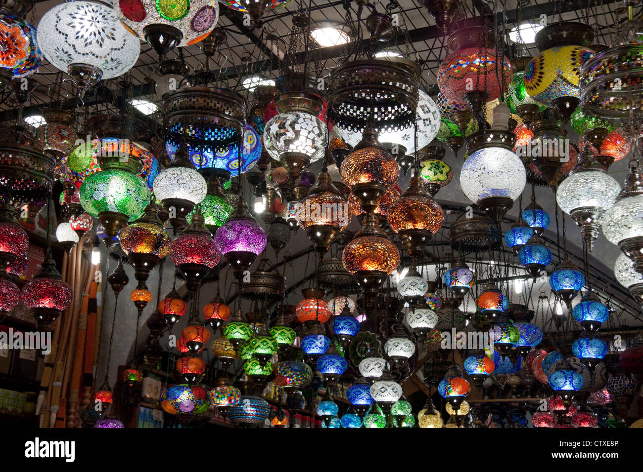 Lampes pour la vente dans le Grand Bazar, Istanbul, Turquie Banque D'Images