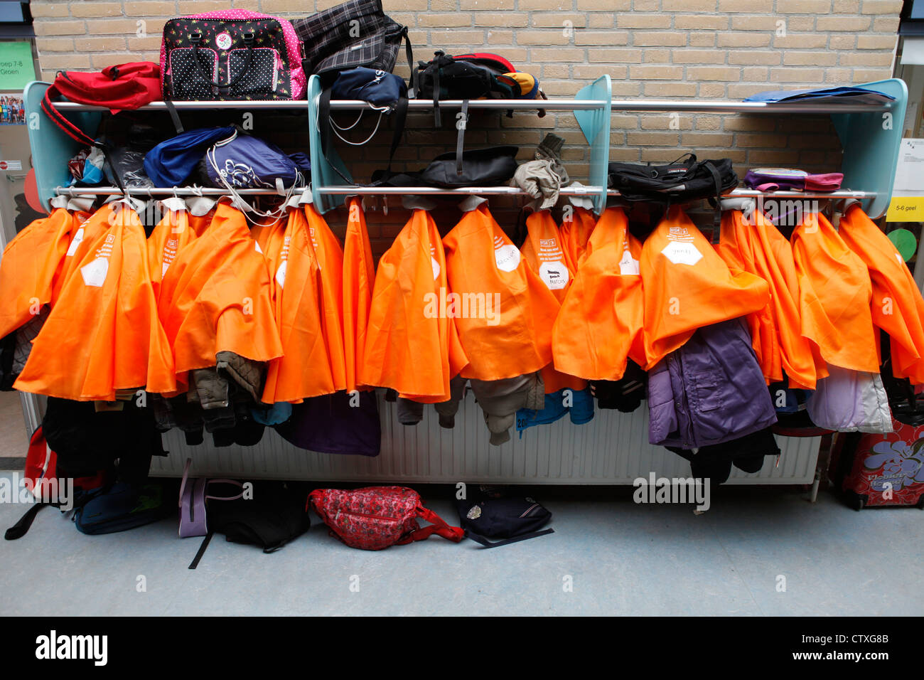 Prévention des poux dans une école primaire aux Pays-Bas Banque D'Images