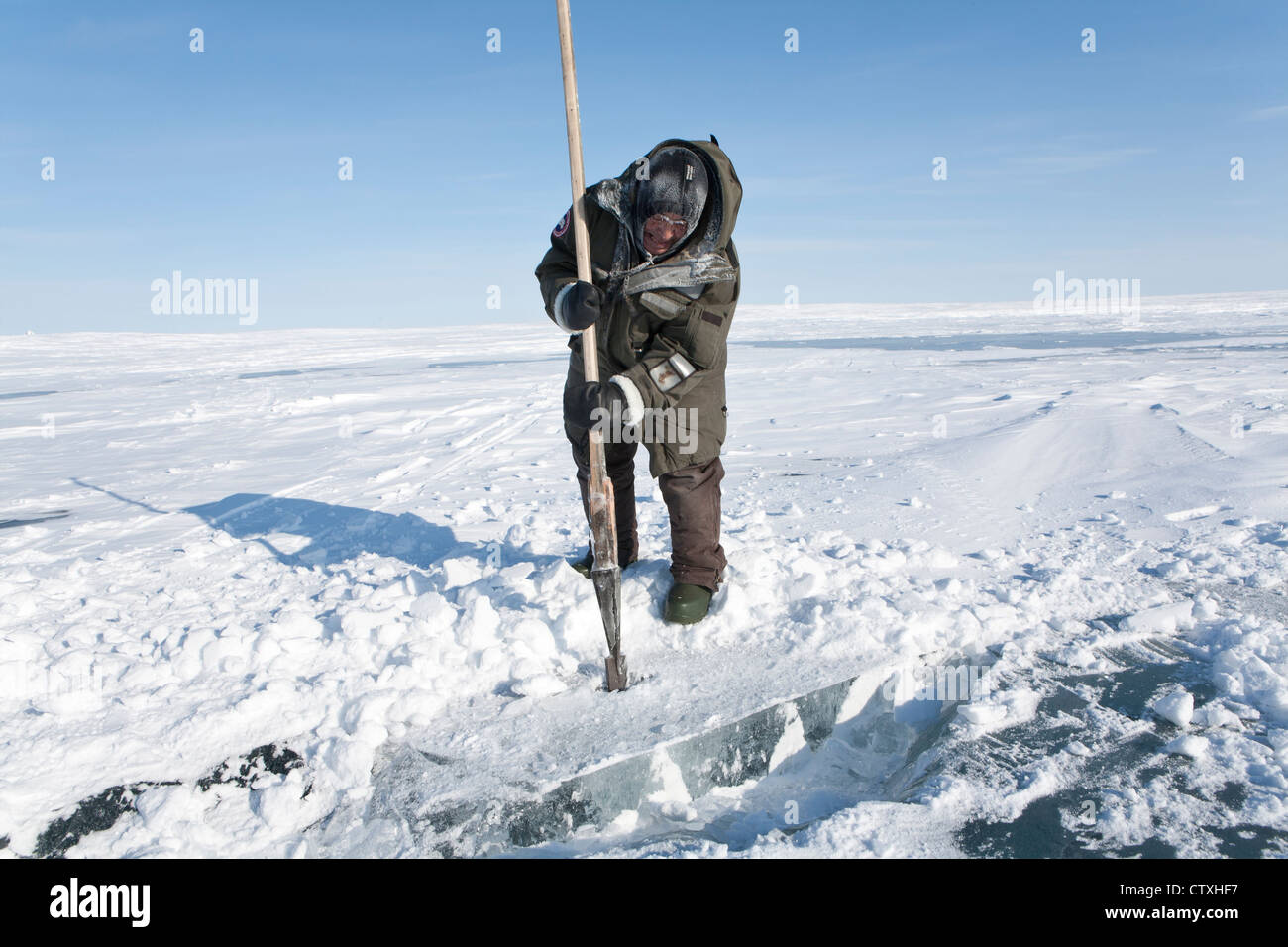 Les Inuits sont la chasse sur l'northpole Banque D'Images