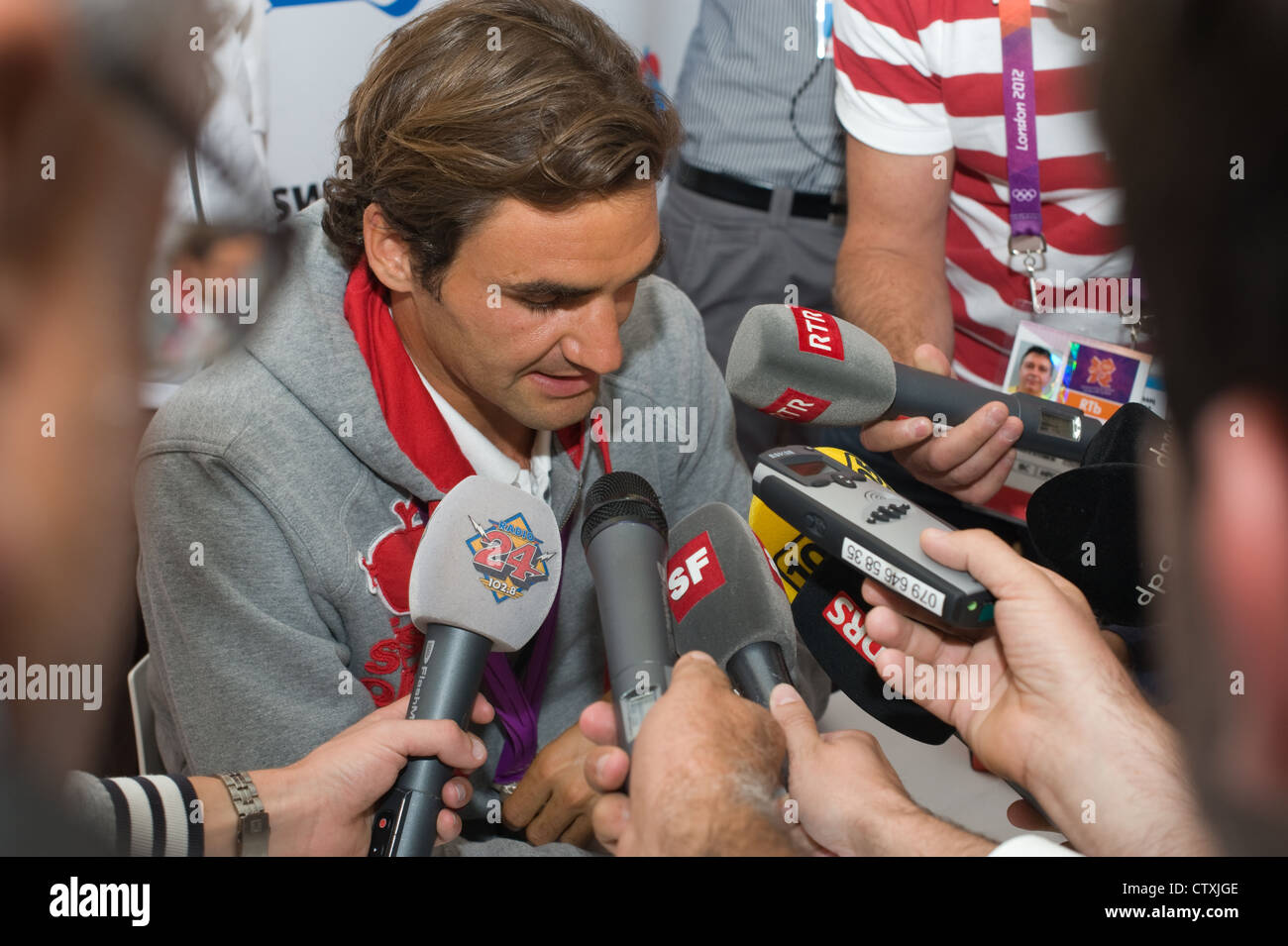 Londres, le 5 août 2012. Joueur de tennis Roger Federer donne une conférence de presse au siège de la Swiss Olympic Banque D'Images