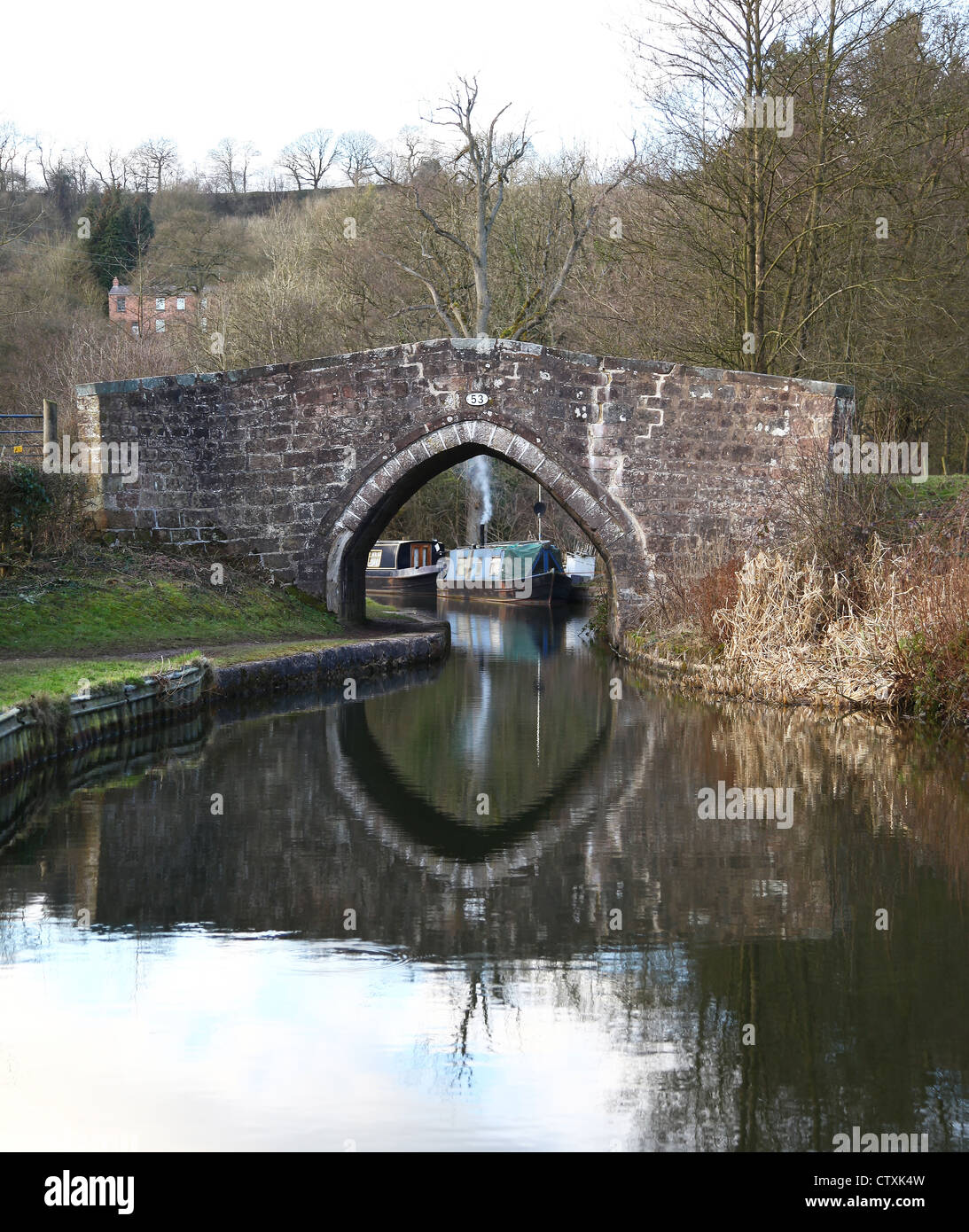 Pont Cherry Eye sur le canal Caldon Churnet Valley près de Froghall Staffordshire, Angleterre, Royaume-Uni Banque D'Images