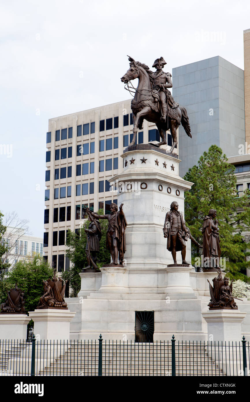 Le George Washington monument équestre, Richmond, Virginie. Banque D'Images