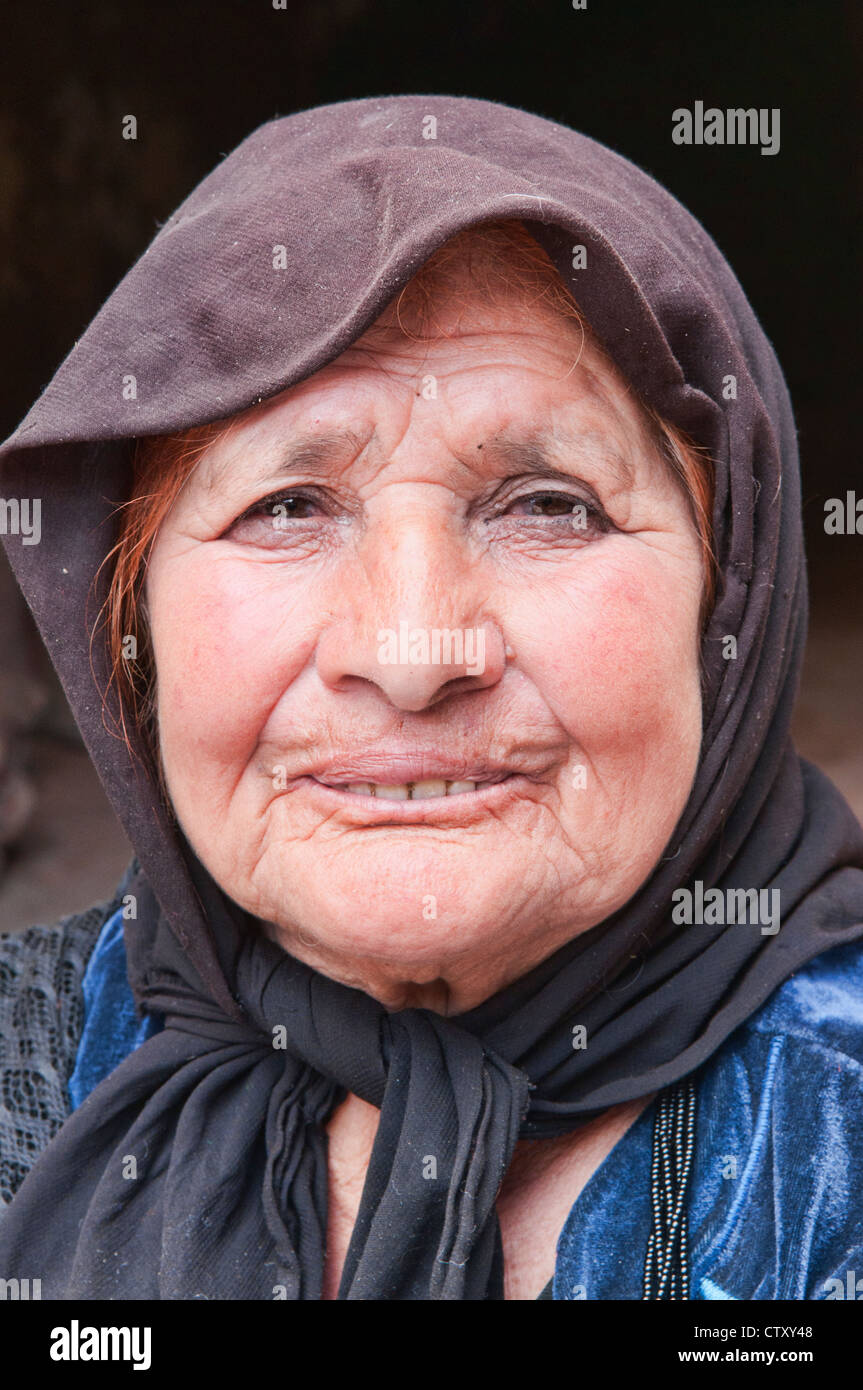 Femme berbère traditionnel dans le sud de l'Atlas, Maroc Banque D'Images