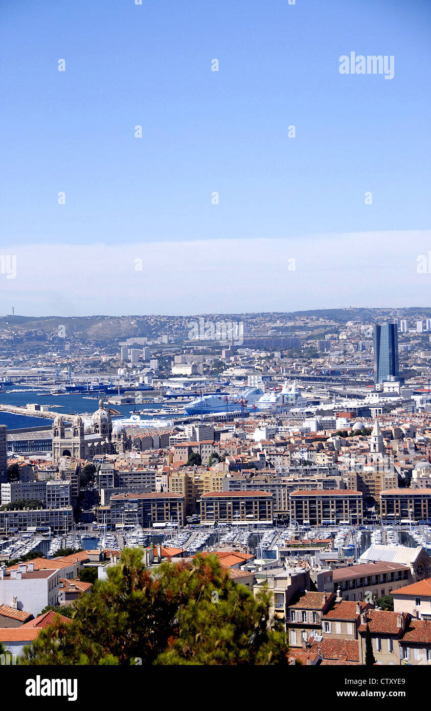 Vue aérienne sur le vieux port, Marseille, Bouches du Rhône, Provence-Alpes-Côte d'Azur, France, Europe Banque D'Images