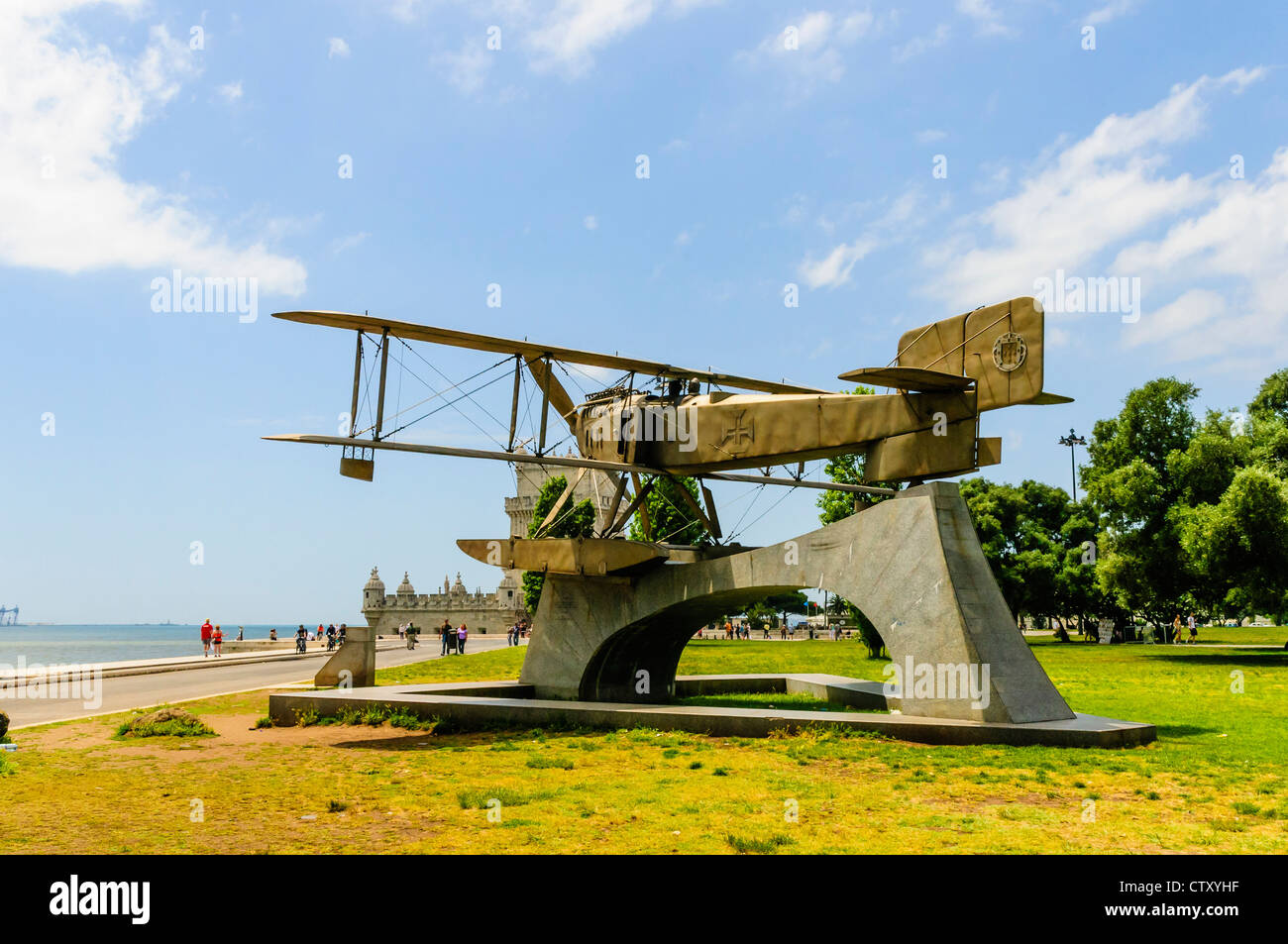 Un grand monument de l'hydravion Fairey III-D pour commémorer le premier vol à travers l'Atlantique Sud, Belém, Lisbonne Banque D'Images