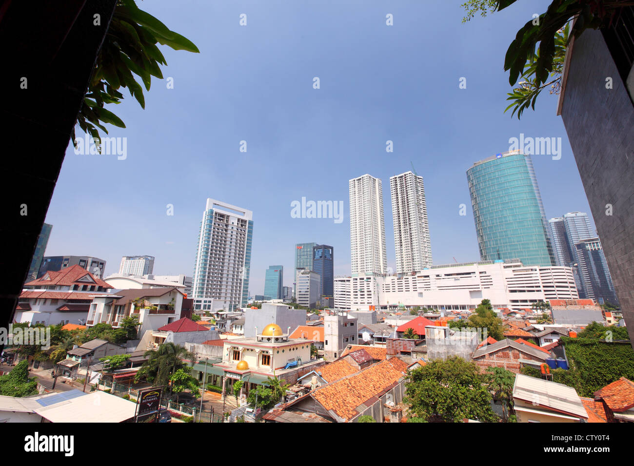 Vue sur Jakarta. Les immeubles de bureaux de haut skyrise à Jakarta, Indonésie Banque D'Images