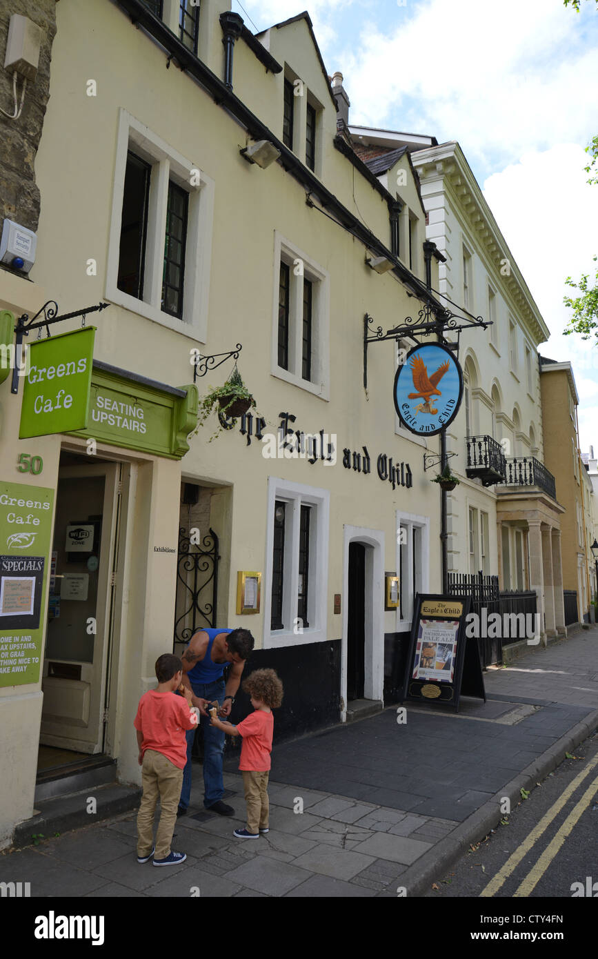 Le 17e siècle Eagle and Child pub, Saint Giles', Oxford, Oxfordshire, Angleterre, Royaume-Uni Banque D'Images