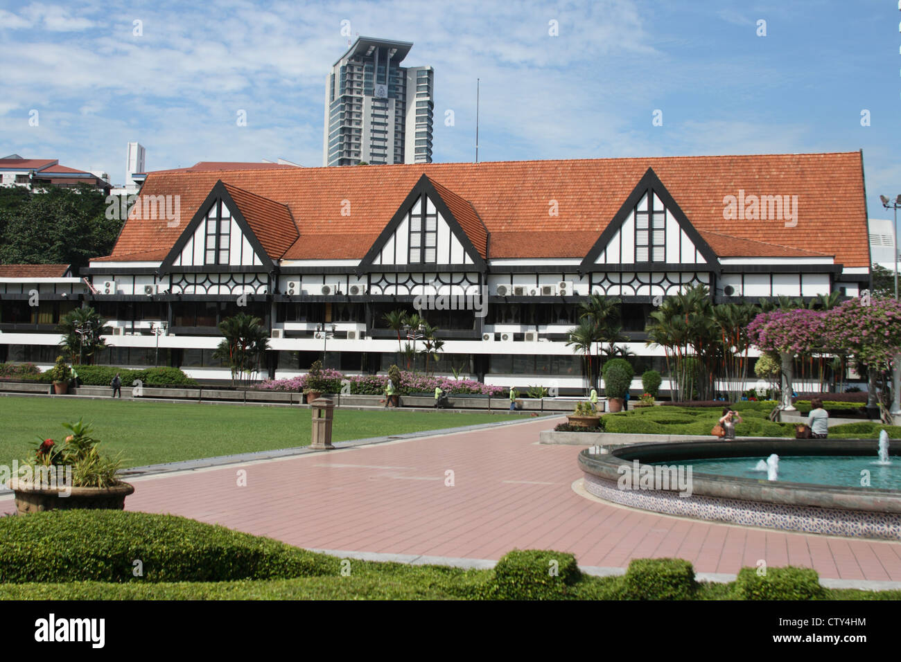 Club Royal Selangor, Kuala Lumpur, Malaisie. Simulation de l'architecture coloniale de style Tudor. Banque D'Images