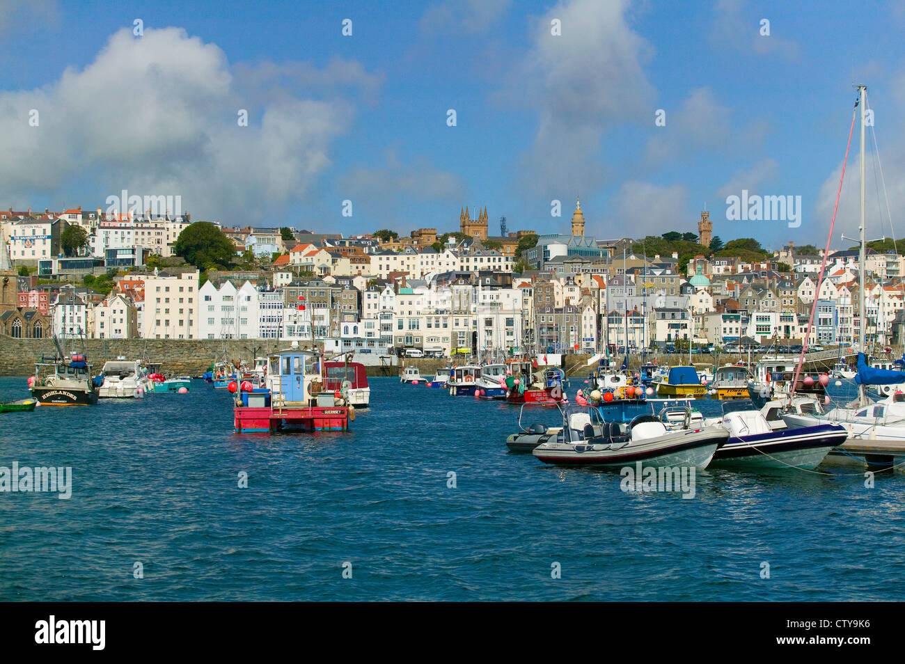 Port Saint Pierre sur Guernsey, Channel Islands Banque D'Images