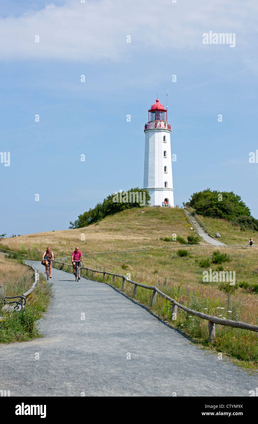 Le phare sur la colline de l'île de Hiddensee, Dornbusch, côte de la mer Baltique, Schleswig-Holstein, Allemagne Banque D'Images