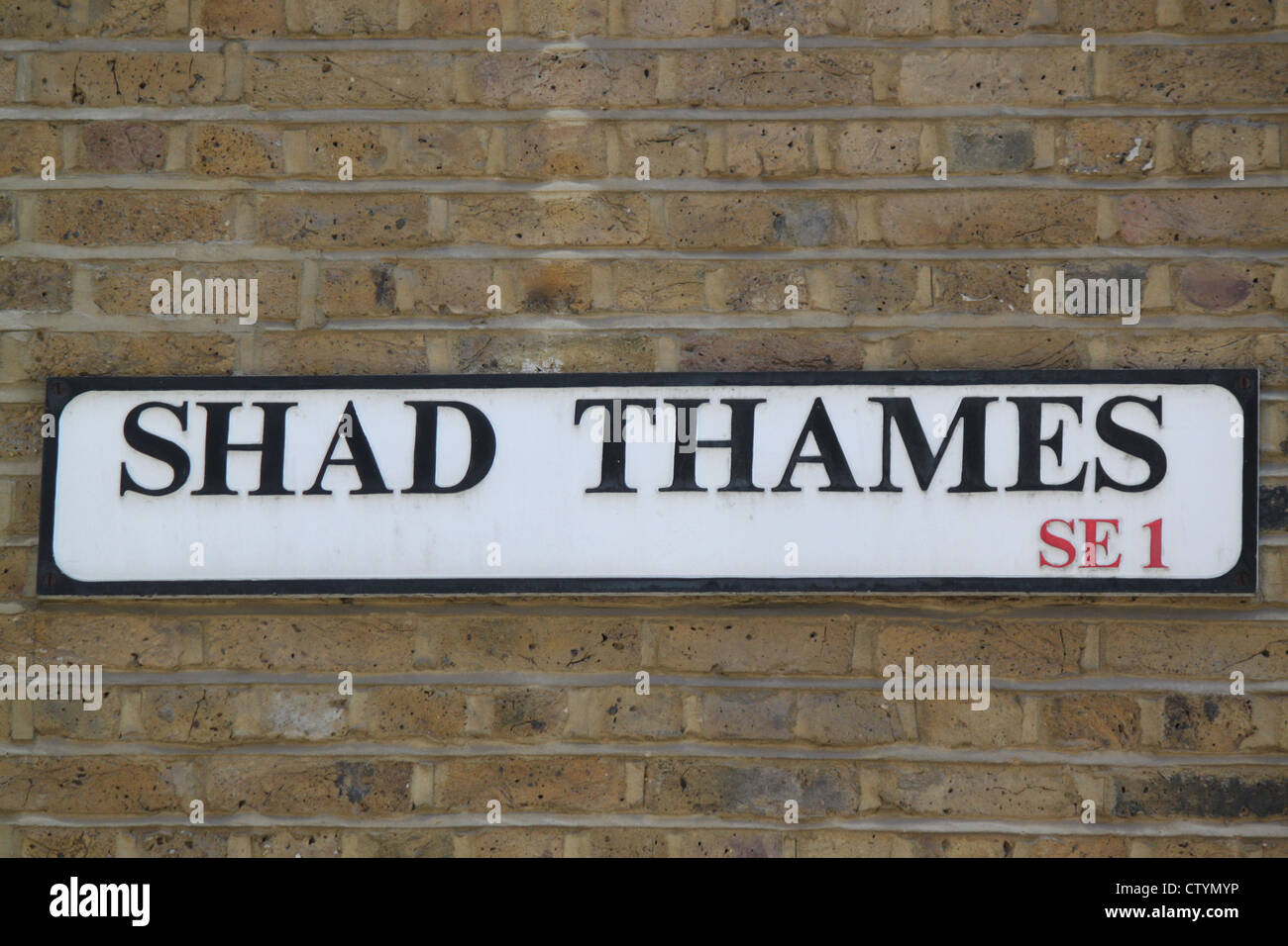 Plaque de rue pour Shad Thames London Banque D'Images