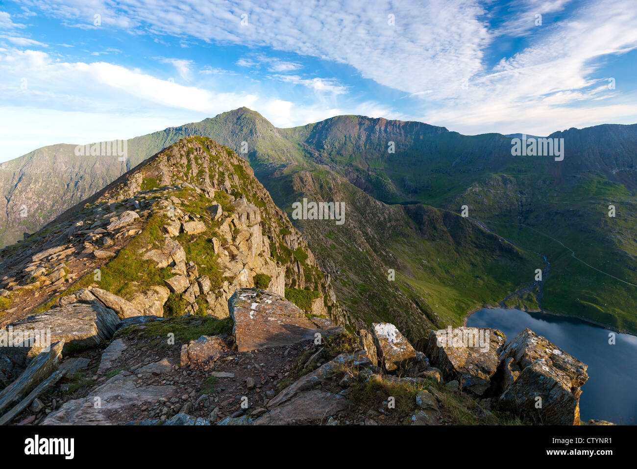 Snowdon et Y, le Lliwedd Snowdon Horseshoe, Parc National de Snowdonia, Gwynedd, Pays de Galles, Royaume-Uni, Europe Banque D'Images