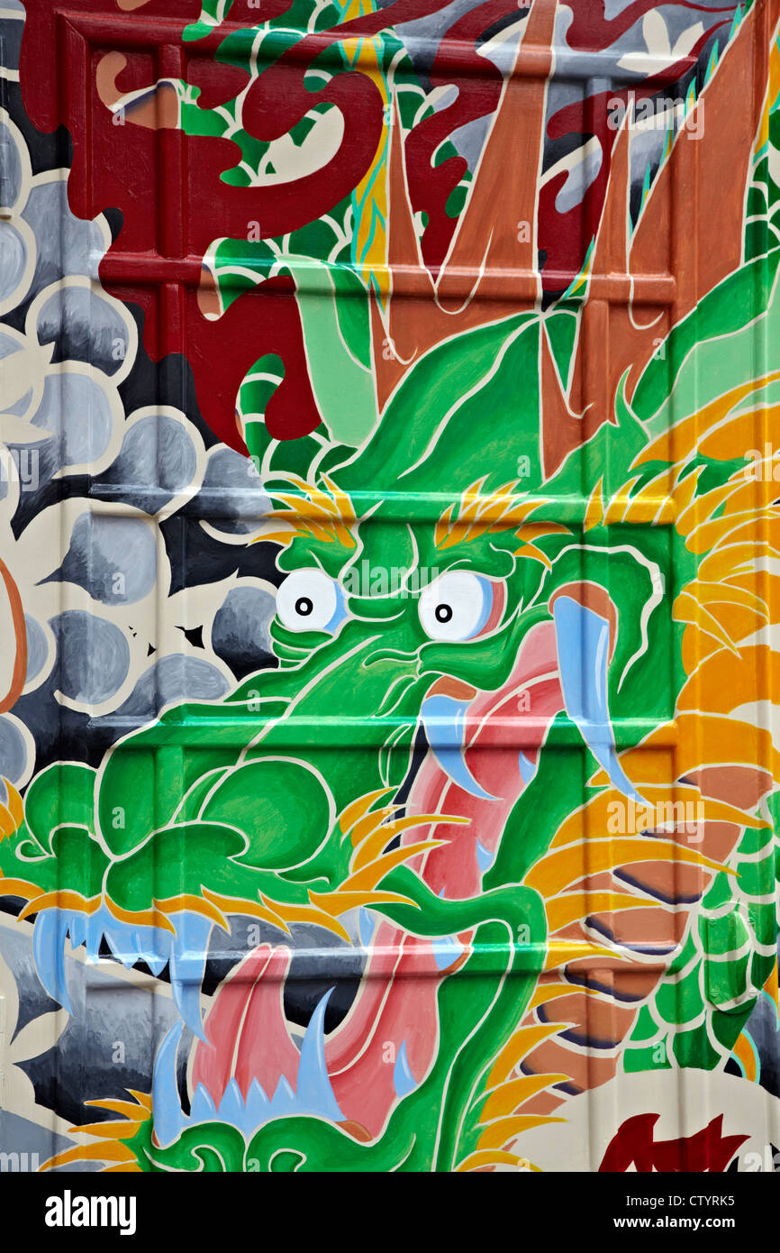 Téléphone Graffiti Dragon fort London UK Banque D'Images