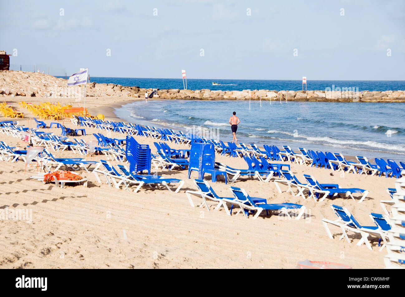Chaises de plage Mer Méditerranée Israël Tel-aviv Jaffa Banque D'Images
