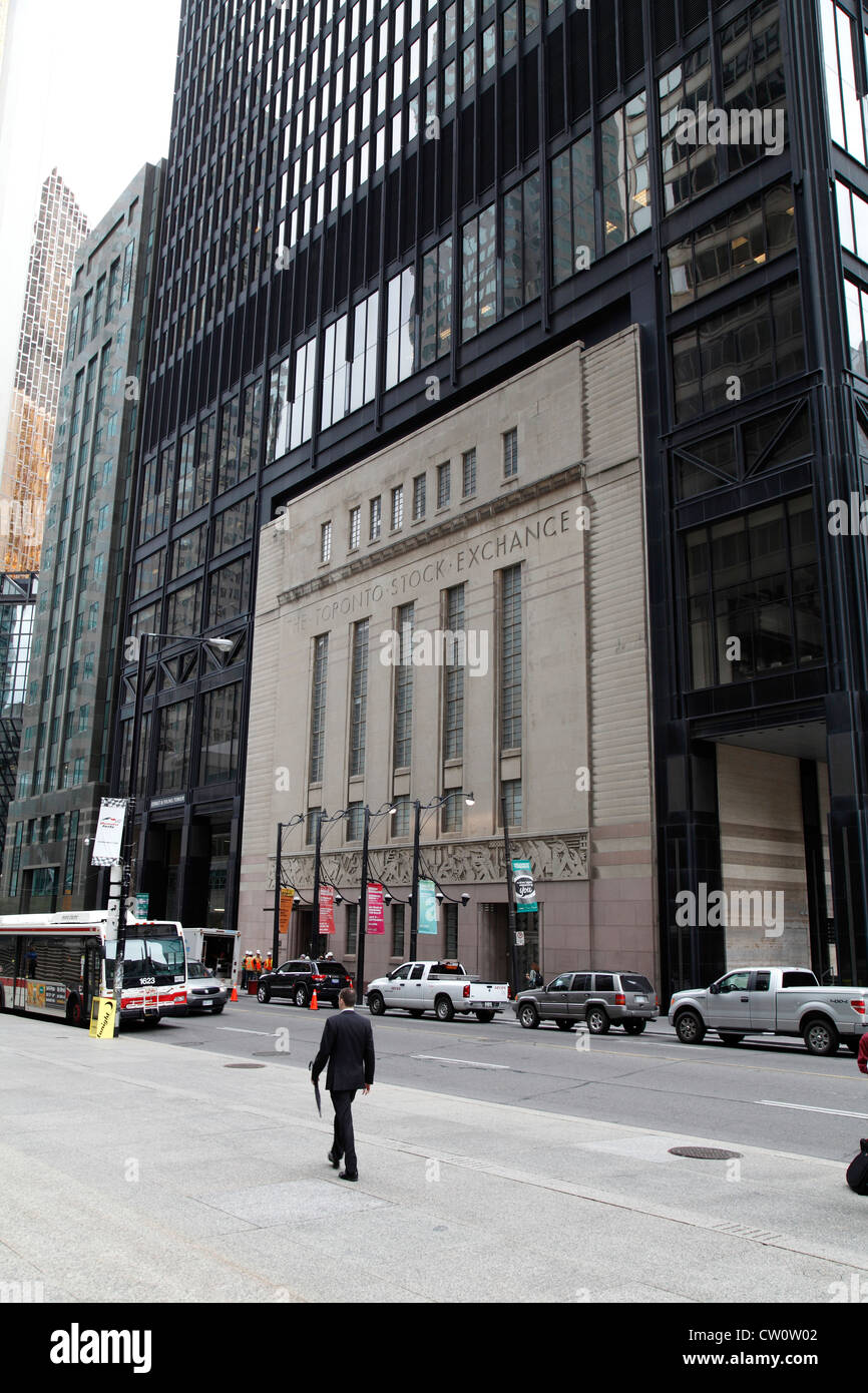 Façade Art déco de l'ancien édifice de la Bourse de Toronto, qui fait maintenant partie du Toronto Dominion Centre sur Bay Street Toronto Canada Banque D'Images